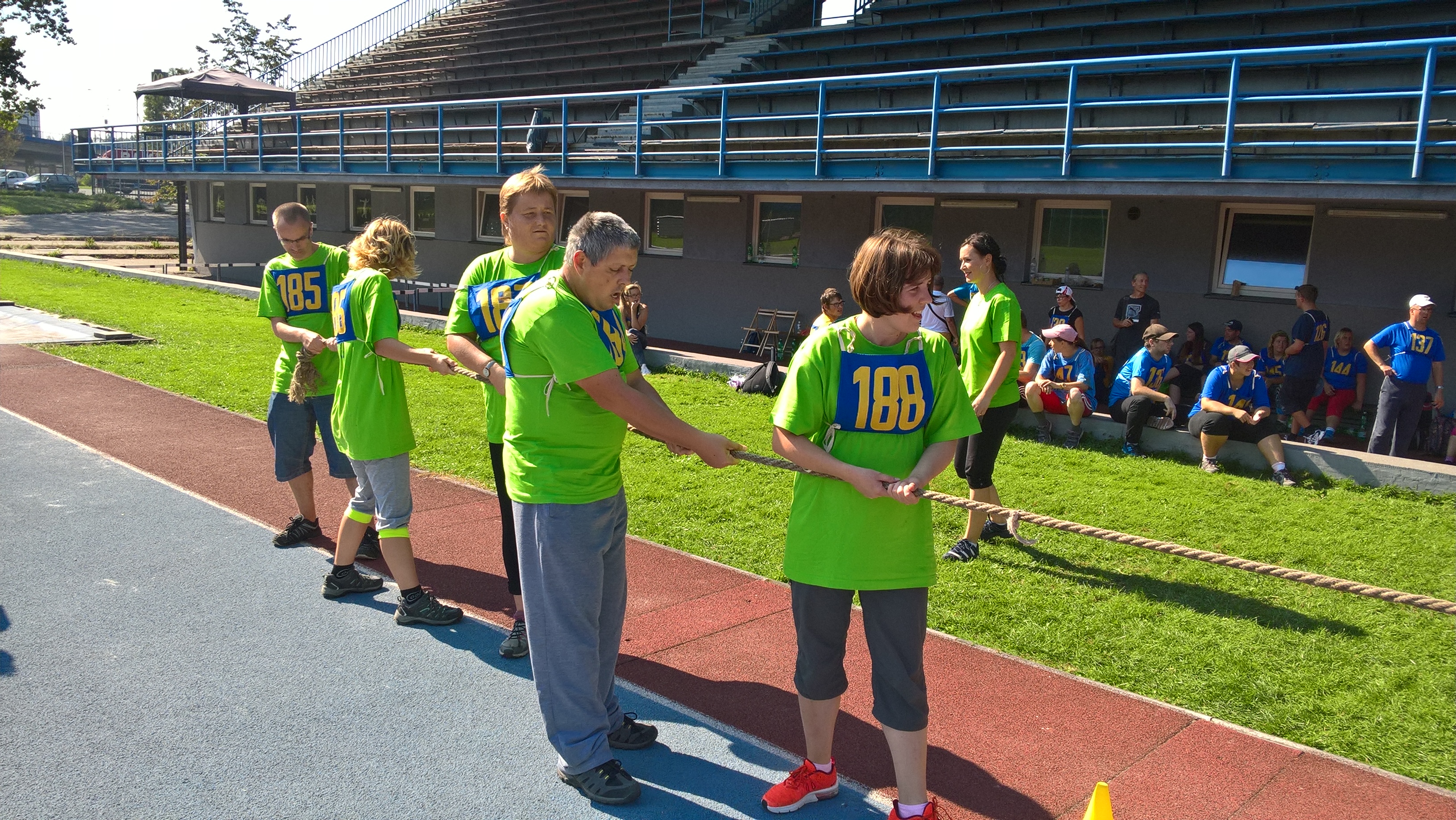 Olympiáda – přetahování lanem